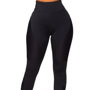 Form fitting leggings